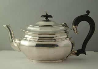 Elegant George V Solid Silver Teapot - Birm.  1928