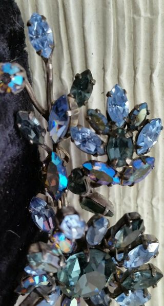 Vintage Schreiner Signed Blue And AB Rhinestone Flower Trembler Pin Brooch 8