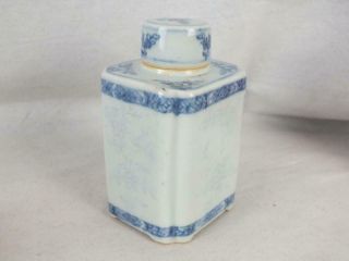18TH C CHINESE PORCELAIN BLUE & WHITE SQUARE TEA CANISTER AND COVER 3