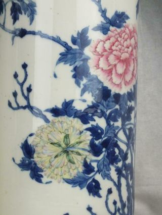 FINE PAIR ANTIQUE CHINESE QIANLONG MARK BLUE & WHITE FAMILLE ROSE SLEEVE VASES 5