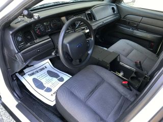 2011 Ford Crown Victoria LX 12