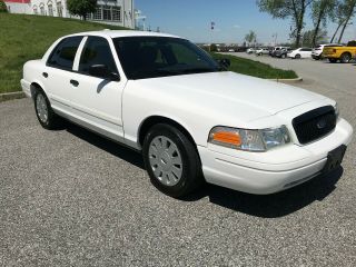 2011 Ford Crown Victoria Lx