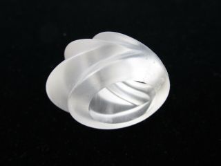 LARGE SCULPURAL PATRICIA VON MUSULIN FROSTED CARVED LUCITE RING SZ 6 3