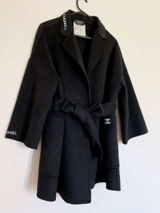 Authentic Chanel Woman Vintage Coat 100 Laine Wool Black Size 40