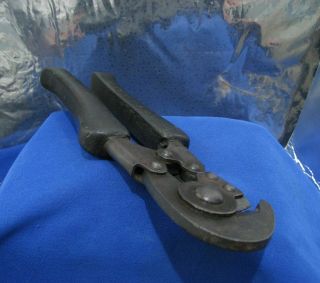 US WWII 1945 WIRE CUTTER marked 8