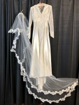 Vintage 1940s Ivory Satin Wedding Gown W/ Bolero & Long Veil Sz 2/4