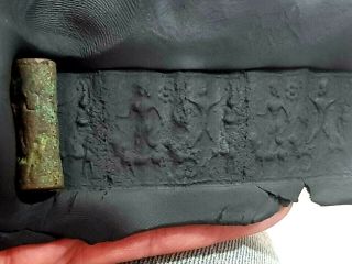 Imazing Extremely Rare Ancient Bronze Cylinder Seal Pendant.  22.  3 Gr.  29 Mm