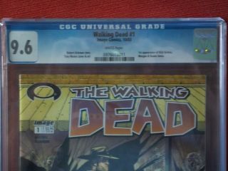 The Walking Dead 1 Cgc 9.  6 Rare Black Label First Print