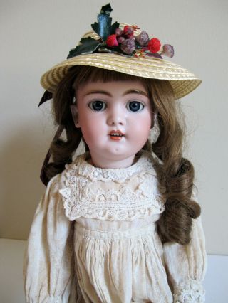 Minty Simon & Halbig DEP 1079 Doll,  French HH Wig,  23 