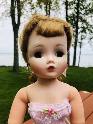 Madame Alexander Vintage Cissy Doll - Gorgeous