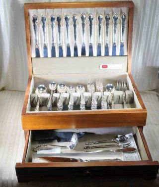 1847 Rogers Bros Is 95 Pc.  Silverplate Reflection Set 2 Drawer Chest