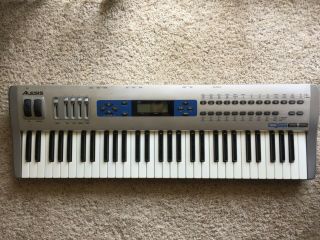 Alesis Qs 6.  2 61 Keys Vintage Synthesizer,  Fully Functional