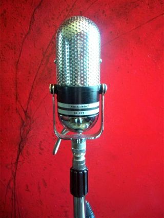 Vintage 1960 ' s Realistic 33 - 929 crystal microphone pill Japanese old RCA w stand 2