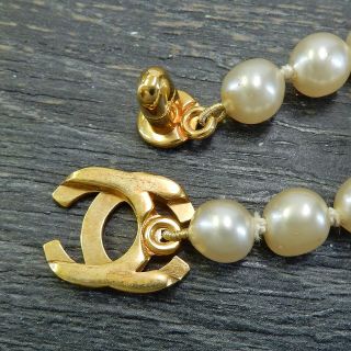 CHANEL Gold Plated CC Logos Imitation Pearl Vintage Necklace 4608a Rise - on 10