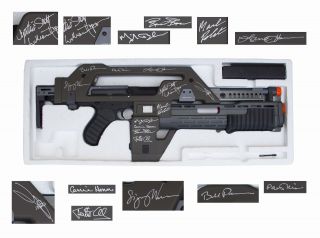 Aliens - Cast Signed 1:1 Scale M41a Pulse Rifle - 27 " Longw/lcd Counter - New/rare/oop