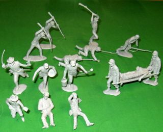 Marx Complete - Matched Set Of Light Grey Confederate Medical Poses.