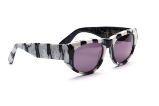 Vintage sunglasses in black and white by TRACTION PRODUCTIONS,  Mod.  BOGGY K10 2