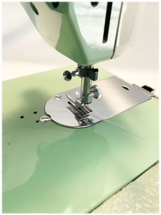 VINTAGE CORONADO ZIG ZAG SEWING MACHINE in Green/Cream (With Case) - SERVICED 8