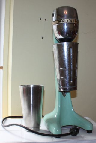 Vintage Drinkmaster Hamilton Beach 30 Milkshake Maker Green 2 Cups Jadeite