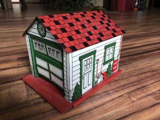 Vintage Walt Reach Toy Courtland Tin Litho Garage With Automatic Door