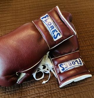 Rare Vintage Flores Boxing Fight Gloves 2