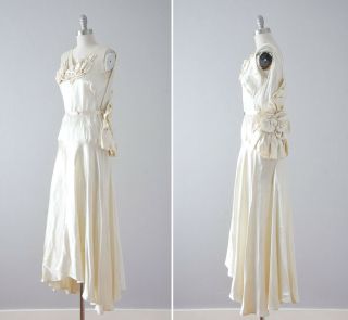 Vintage 1930 ' s Ivory Satin Floral Appliqué Wedding Dress - Art Deco Bridal Gown 2