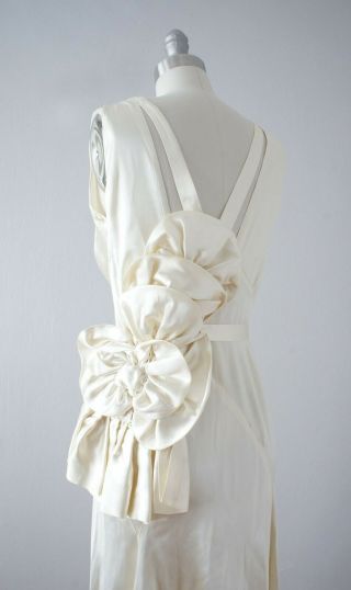 Vintage 1930 ' s Ivory Satin Floral Appliqué Wedding Dress - Art Deco Bridal Gown 4