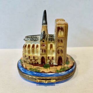 Vintage Intricate Dame Cathedral Porcelain Limoges Box,  Signed & Numbered - RARE 12