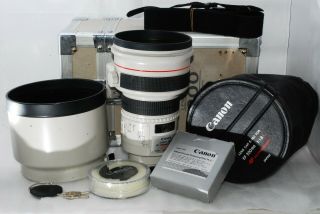 Canon Ef 200mm F/1.  8 L Usm Lens " Rare,  In Case " 2812