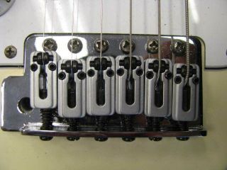 FENDER MIM Mexican Standard Stratocaster Guitar Vintage White w/case left handed 3