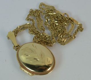Solid 9ct Gold Ladies Locket Pendant & 18 " Chain P1877