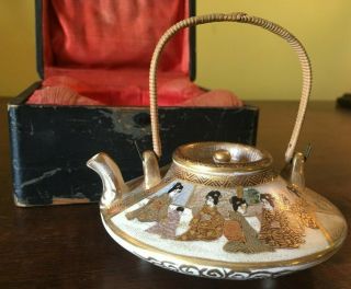 Antique Marked Japanese Meiji Period Satsuma Miniature Tea / Sake Pot Geisha