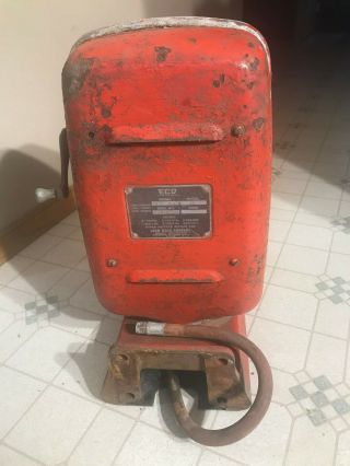 VINTAGE ECO TIRE INFLATOR METER AIR PUMP MODEL 98 ECO METER AIR PUMP 7