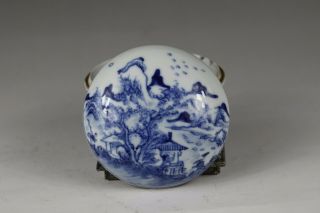 18/19th century,  A rare‘blue and white’chinese porcelain seal paste box and cove 2