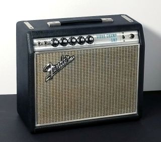 Vintage 1968 Fender Vibro Champ amp,  silverface,  near,  all orig,  w/ tags 9