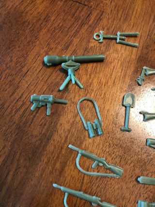 Battleground Marx Vintage Play Set Accessories,  Guns,  Belts,  Binoculars Shovel 4
