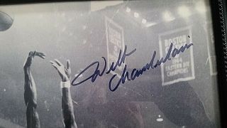 Bill Russell / Wilt Chamberlain 16 x 20 Duel Auto Photo (RARE) 4