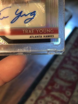 2018 - 19 Prizm TRAE YOUNG Silver FULL AUTO VERY RARE 1/1? 4