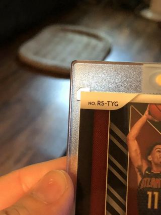 2018 - 19 Prizm TRAE YOUNG Silver FULL AUTO VERY RARE 1/1? 7