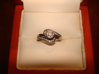 Stunning Vintage SOLID WHITE GOLD & NATURAL - DIAMONDS Ring.  10K Sz - 5.  75 9