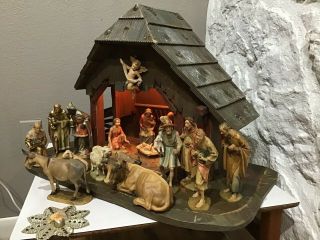 Vintage Large 60 ' s Kuolt ANRI Italy Carved Wood NATIVITY Stable w /19 Figurines 3