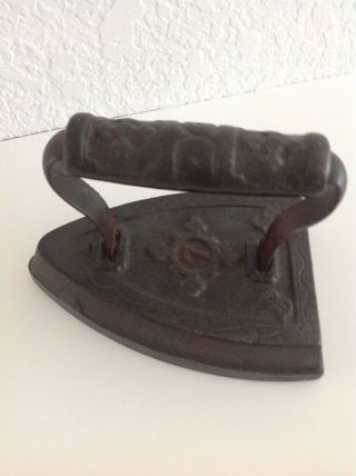 Antique Cast Iron Sad Iron No 7 Budded Cross Handle Vintage Decorated Unique Vgc