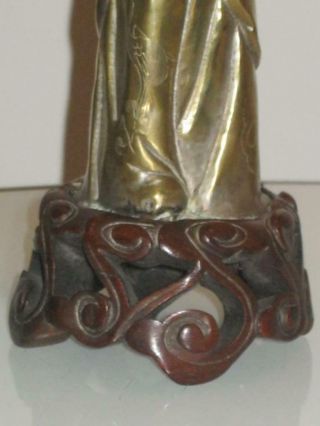 STUNNING ANTIQUE CHINESE METAL FIGURE ON CARVED WOODEN STAND 6