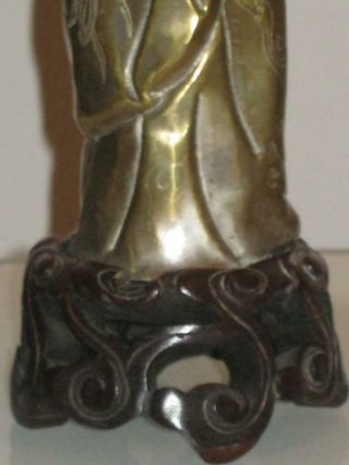 STUNNING ANTIQUE CHINESE METAL FIGURE ON CARVED WOODEN STAND 7