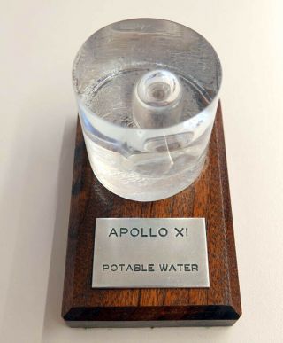 Apollo 11 " Flown " ?? Potable Water - Vintage Nasa Presentation - 7h501