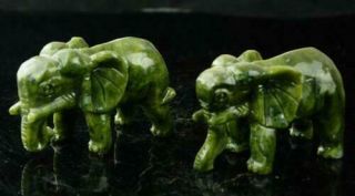 A pair 100 China natural jade hand - carved statues of elephant very good NR 2