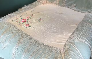 Vintage Chinese Cantonese Macrame Edge Silk Floral Embroidered Piano Shawl 3 6