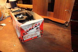 1960 ' s Albert Trick Squirt Camera Dime Store Display Box w/ 18 Cameras Old 4