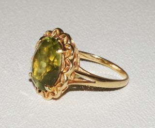 Vintage 14K Yellow Gold Ring Sz.  8.  5 Prong set w 8ct.  Facetted Peridot (Wkoc) R13 3