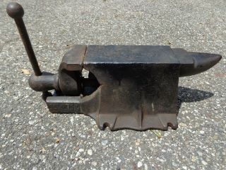 Antique bench vise & anvil combination blacksmith patented 1912 No 380A forge 4
